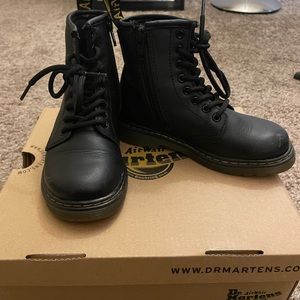 Dr.MARTENS BOOTS GENTLY USED